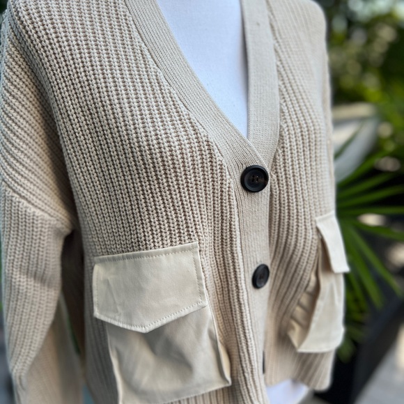 VICI Cardigan Sweater Front Pockets Cream Beige - Picture 5 of 7
